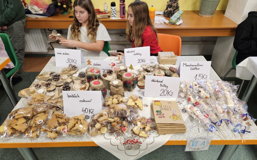 Vánoční kavárna a minijarmark