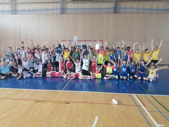 Třetí místo na basketbalovém turnaji