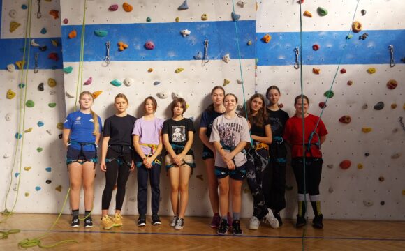 20251114_112237 Lezecká stěna