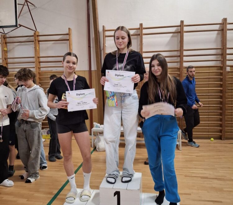 IMG-20251121-WA0025 Havířovská liga základních škol – šplh na tyči žáci 6.-9.tříd