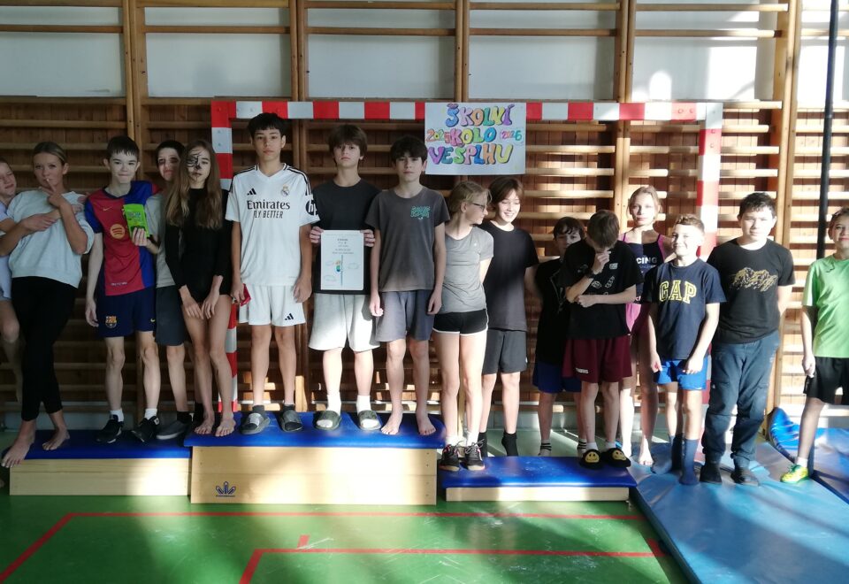 Školní kolo ve šplhu na tyči