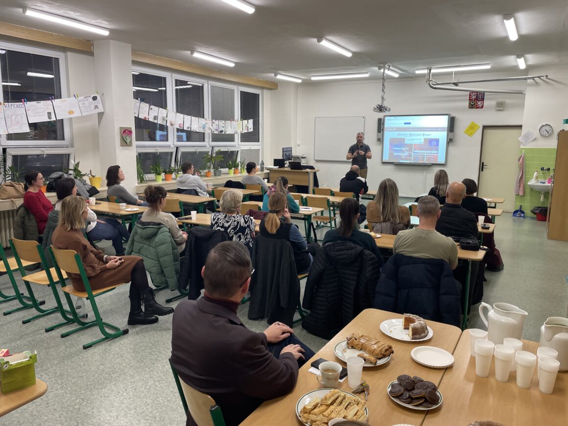 Beseda pro rodiče: Rizika internetu a komunikačních technologií