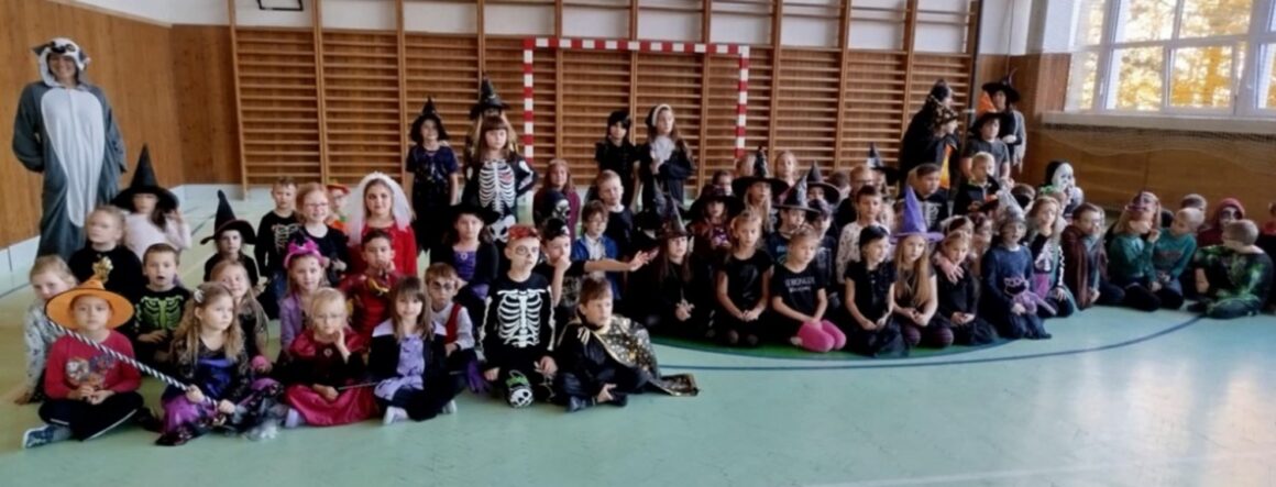 Halloweenský candrbál