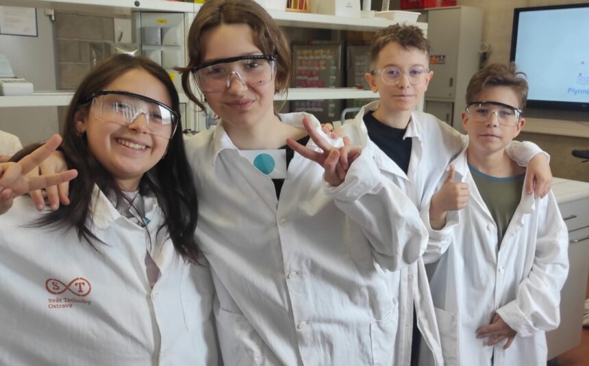 Malí vědci v akci: Třída IV.B poodhalila tajemství kapky vody